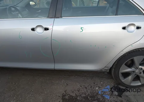 2014 Toyota Camry Se Sport z USA, uszkodzony, nr VIN 4T1BF1FK5EU447201